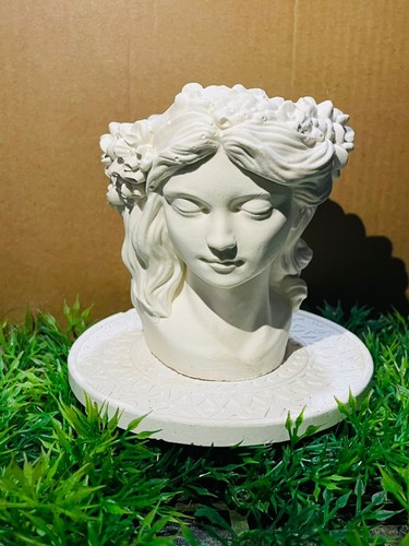 Girl face pot - –, modern